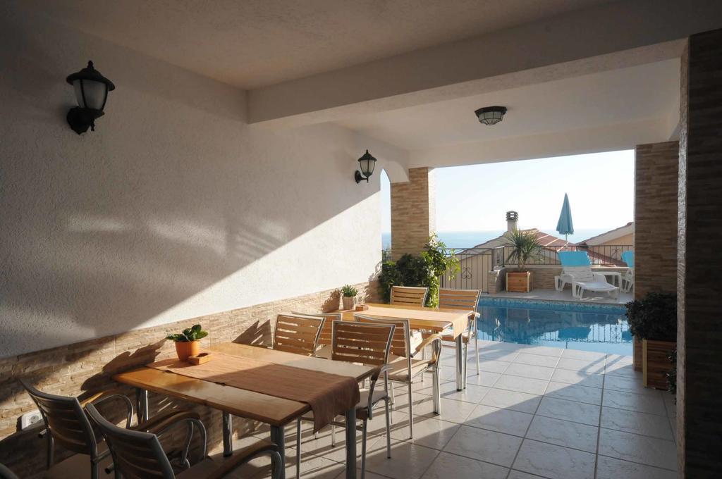 Apartments Leut Sveti Stefan Ngoại thất bức ảnh