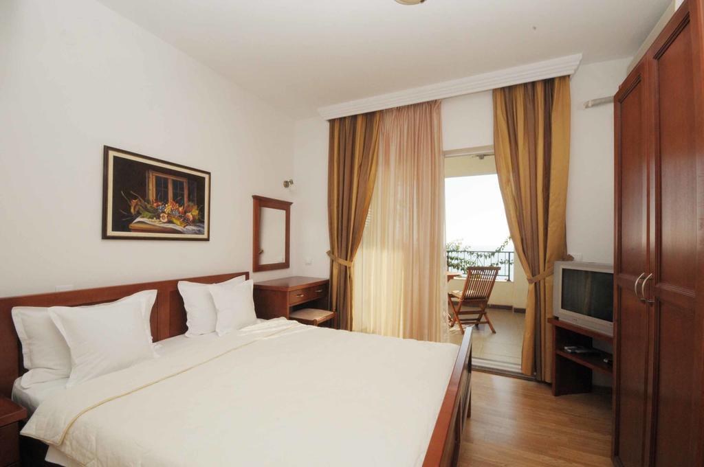 Apartments Leut Sveti Stefan Ngoại thất bức ảnh