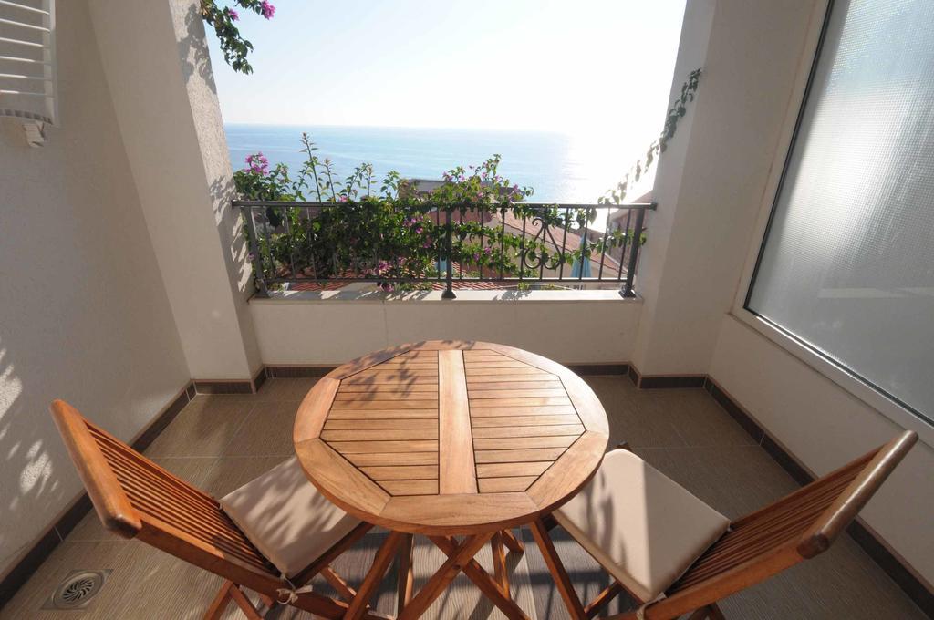 Apartments Leut Sveti Stefan Ngoại thất bức ảnh