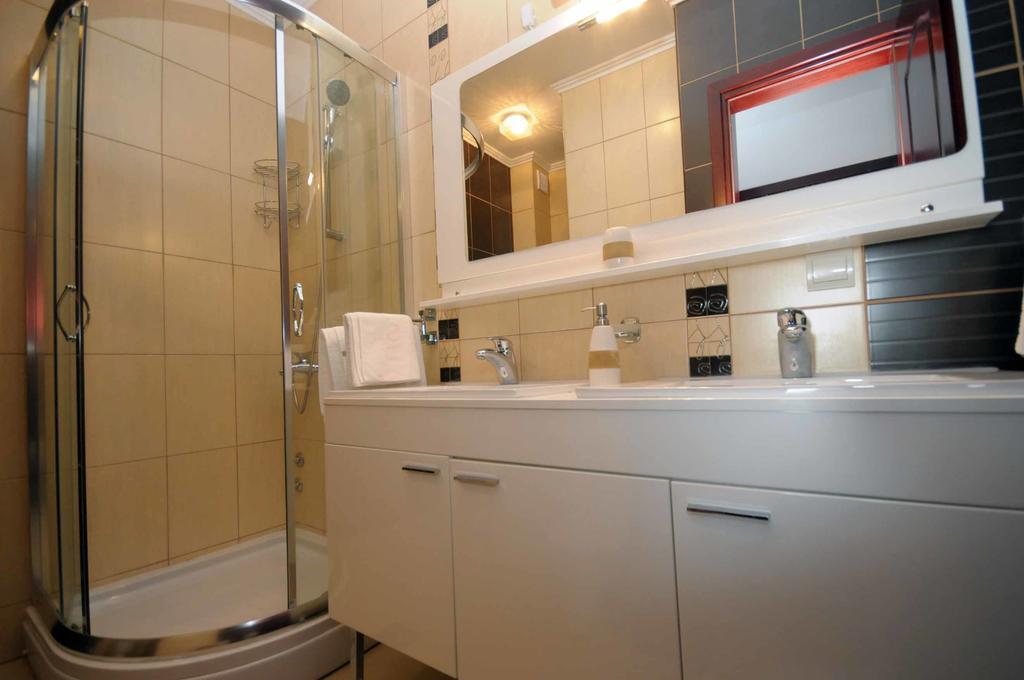 Apartments Leut Sveti Stefan Ngoại thất bức ảnh