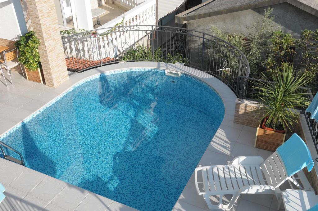 Apartments Leut Sveti Stefan Ngoại thất bức ảnh