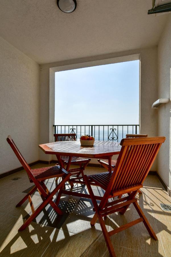 Apartments Leut Sveti Stefan Ngoại thất bức ảnh